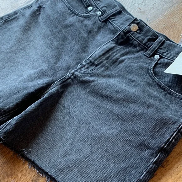 Madewell Black Relaxed Denim Shorts - Picture 6 of 16